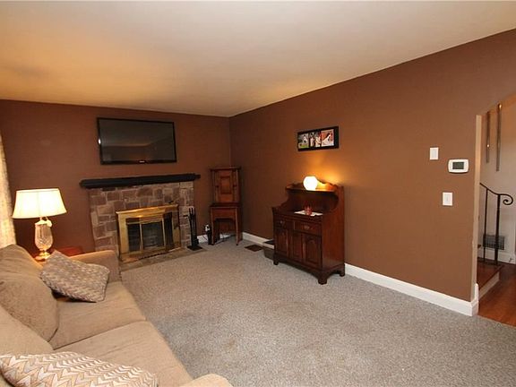 5th image of 126 Westfall Rd