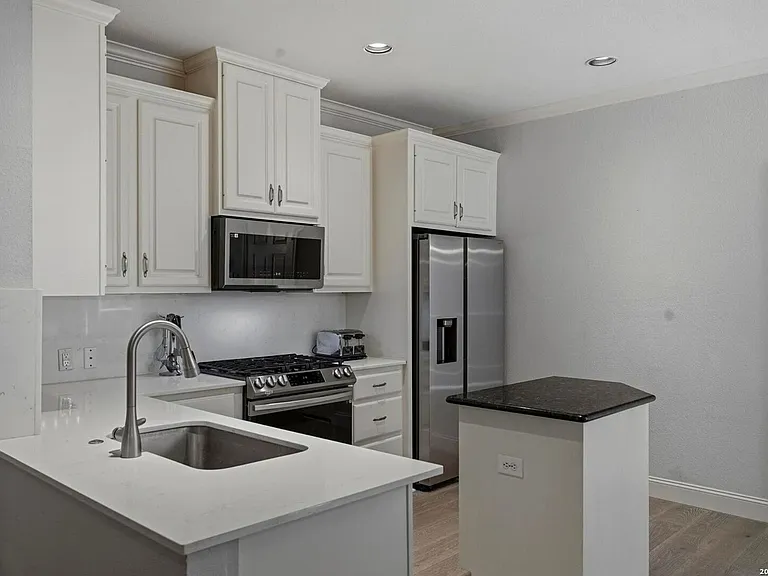 145 Elizabeth Rd — Photo 14