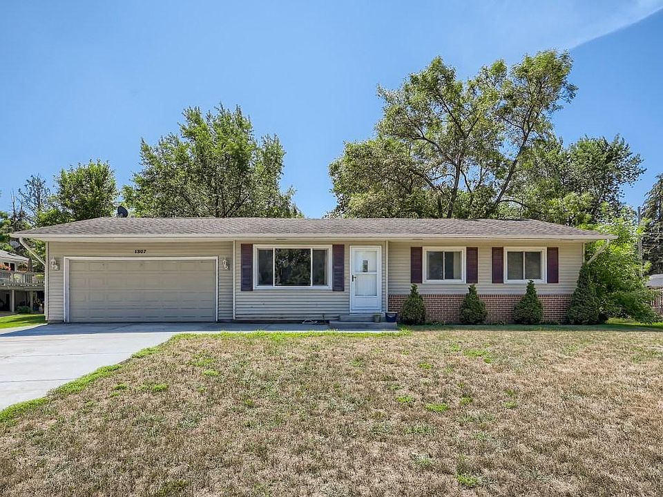1st image of 1307 Sun Valley Dr