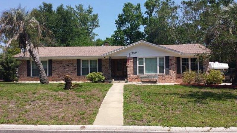 1st image of 727 Winfred Dr S