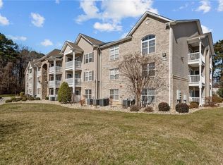 7104 W Friendly Ave UNIT 311, Greensboro, NC 27410