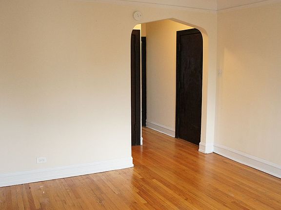 3rd image of 2944-48 N Albany Ave #1180