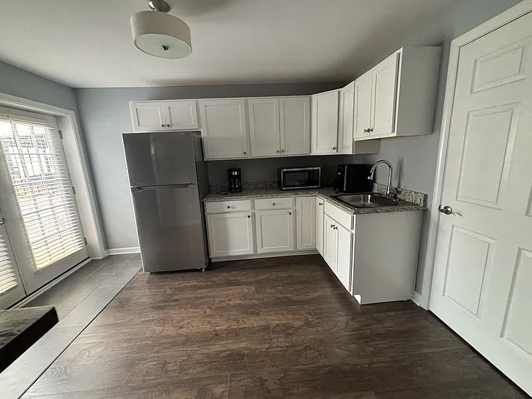 6631 Stourcliffe Ln — Photo 1