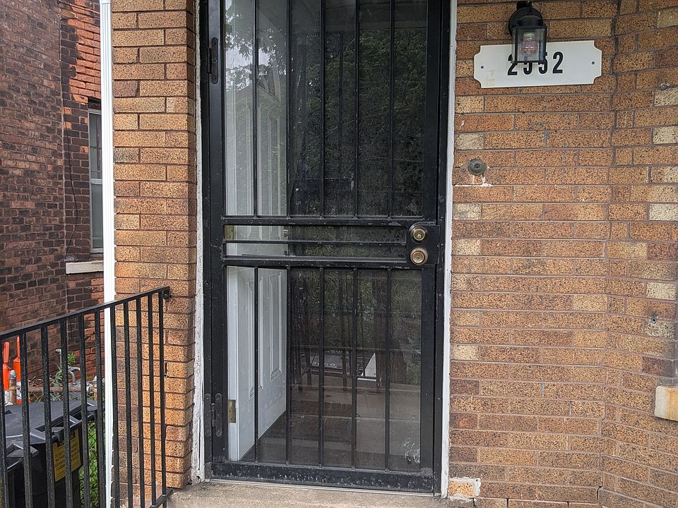 1st image of 2552 Helen St #1