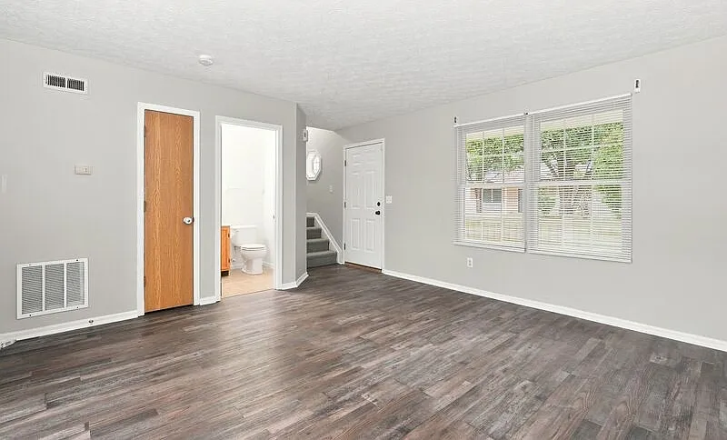 3 bed, 2.0 bath, 1200 sqft, $1,595 — Photo 4