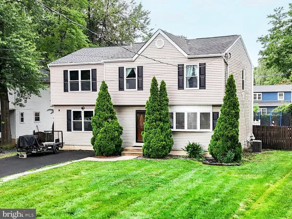 395 Ivy St, Warminster, PA 18974