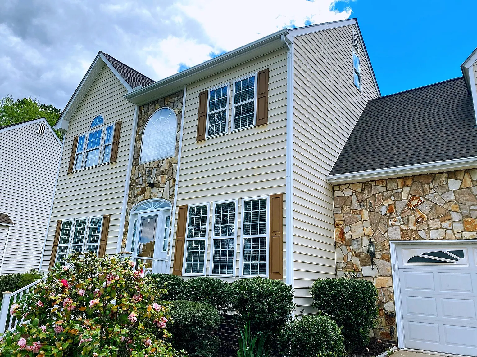 4708 Waterford Cove Dr — Photo 2
