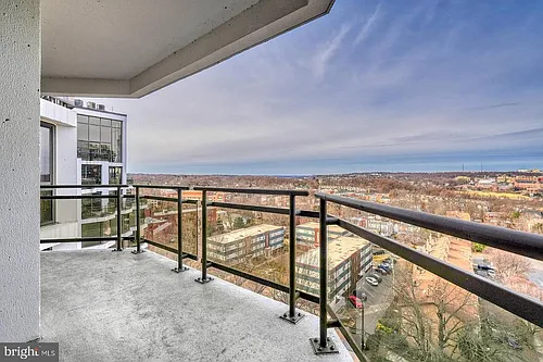 1530 Key Blvd Photo 1