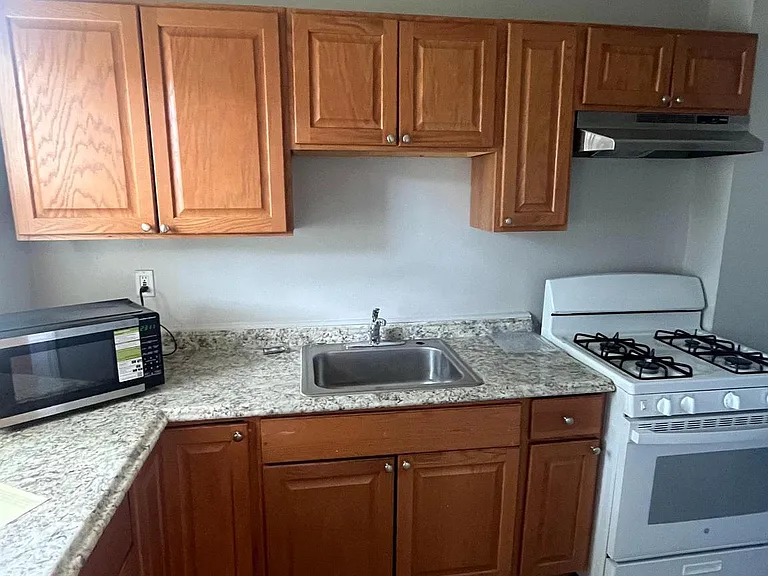 1127 S Merrimac Rd — Photo 4