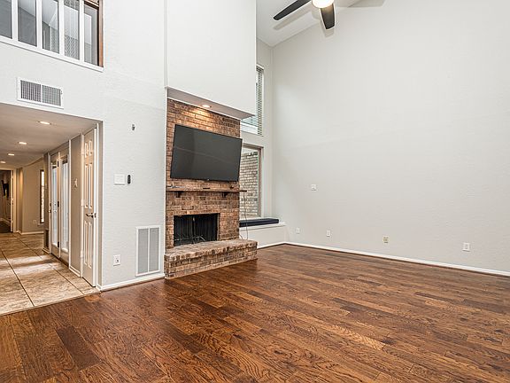 4th image of 3479 Courtyard Cir