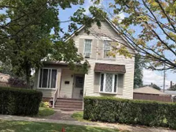 264 Vinewood St, Wyandotte, MI 48192