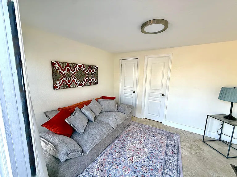 606 E Livingston St — Photo 54
