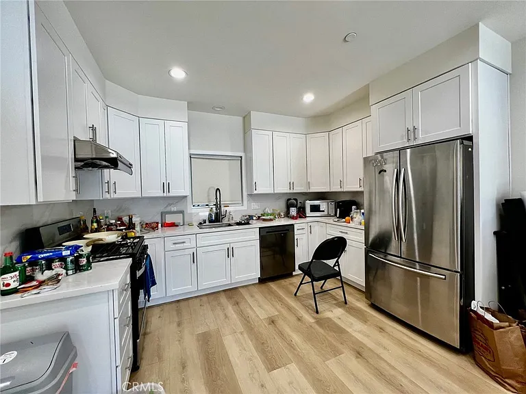 913 W 21st — Photo 38