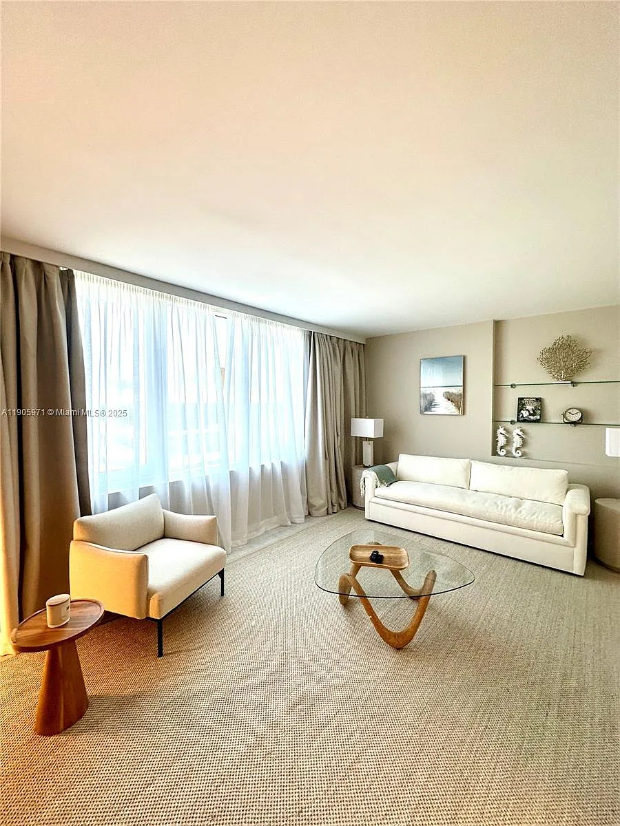 Building Photo - 2301 Collins Ave #836
