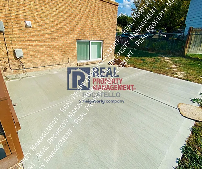 951 Renee Ave — Photo 11