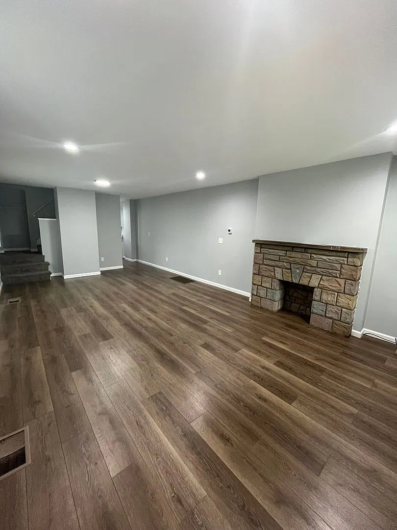 Beautifully Renovated 3-Bedroom Duplex! — Photo 2