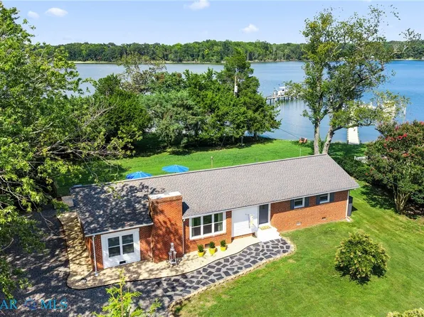 2087 Ditchley Rd, Kilmarnock, VA 22482
