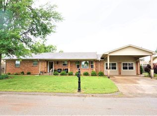 1705 N 12th St, Perry, OK 73077