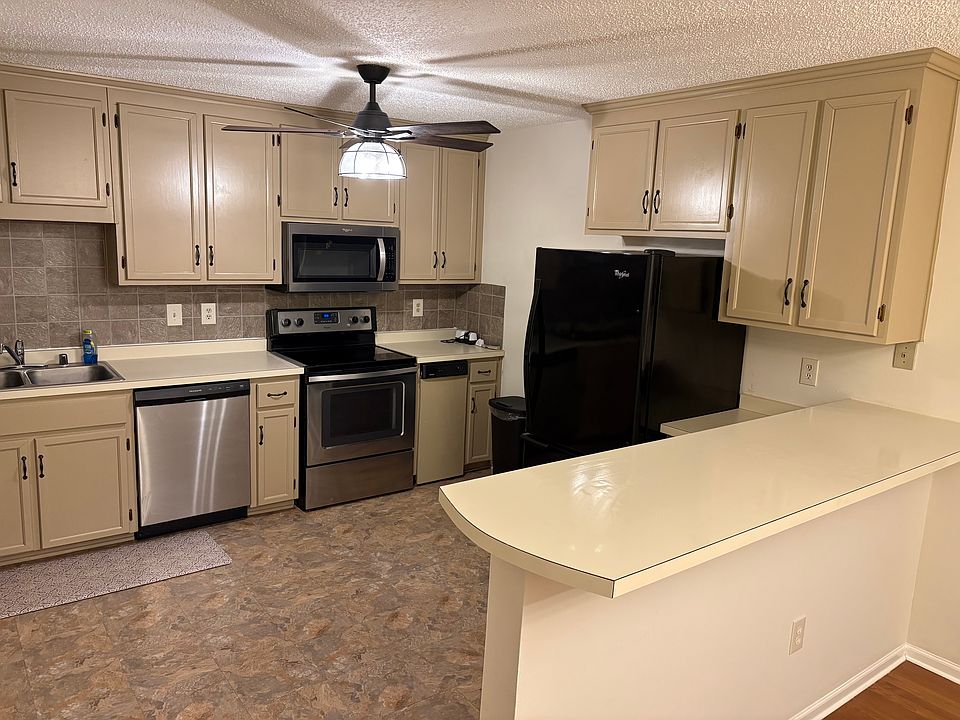 1st image of 8 Burlington Ct #1