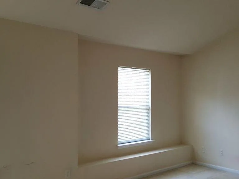 Master bedroom #1 with vaulted ceiling