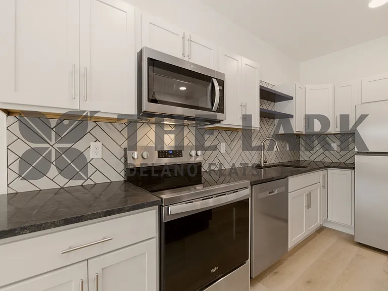 721 W Maple St #1000 — Photo 16