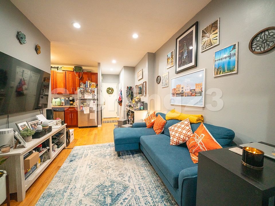 1st image of 2821 37th St APT 1R