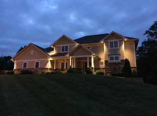 909 SE Willow Ridge Dr, Blue Springs, MO 64014