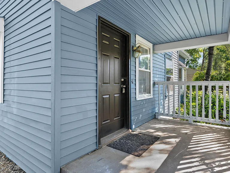 34080 Orangelawn St — Photo 1