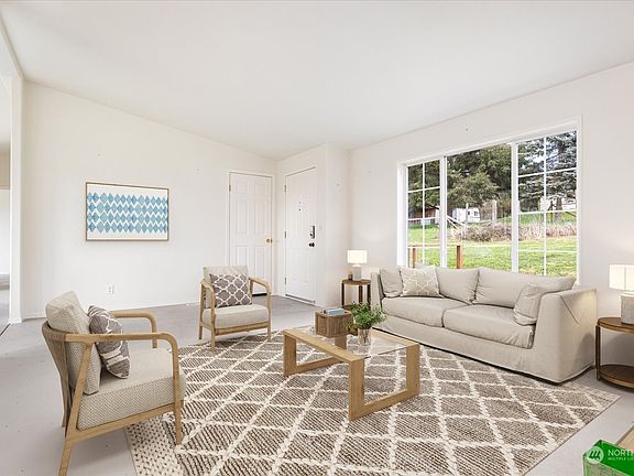 5th image of 906 Casey Avenue