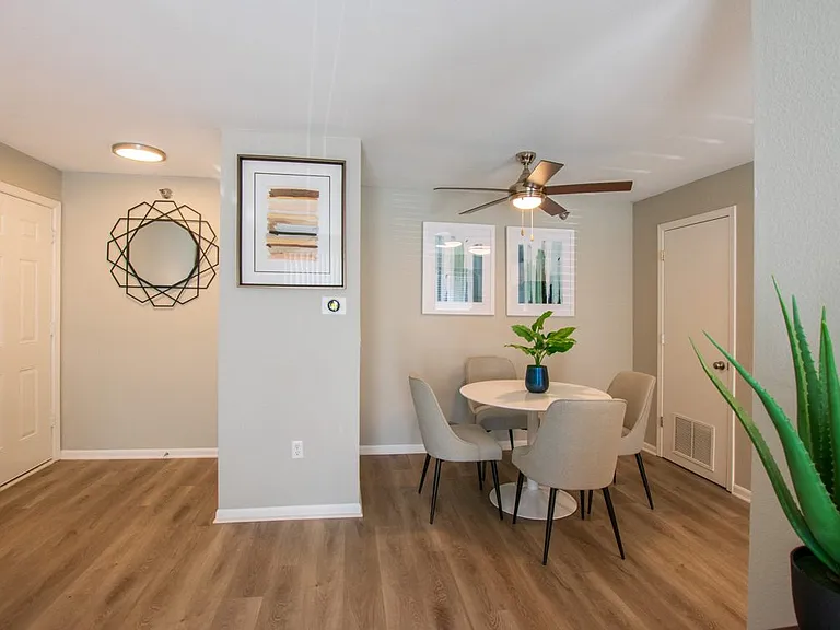 Park Edge Apartments — Photo 20