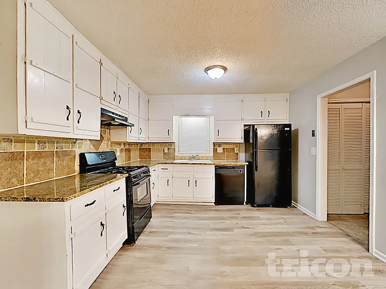 2466 Red Barn Rd SW — Photo 6