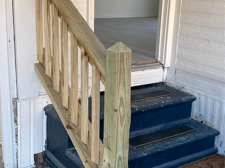 2020 Rose Ave — Photo 2