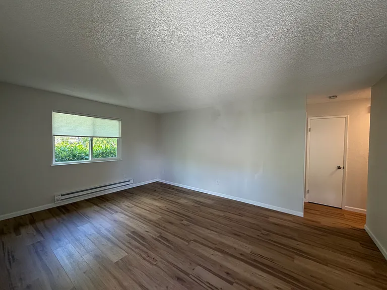 85 Randall Ln — Photo 6