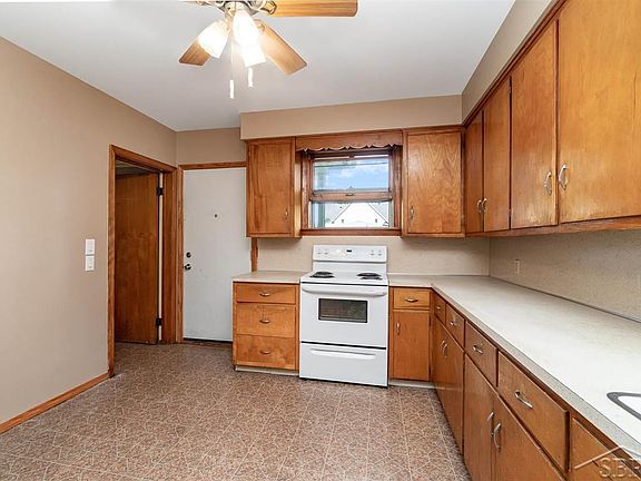 5th image of 203 S Carolina St