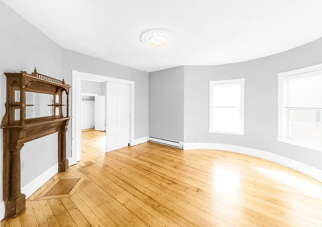 3 bed, 1.0 bath, 1700 sqft, $3,500 — Photo 3