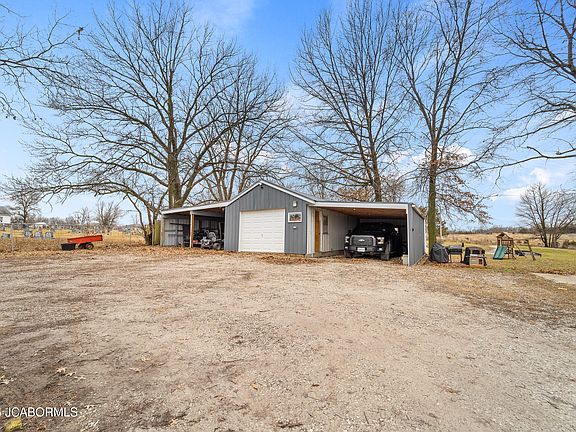 3rd image of 7023 S Silver Dr