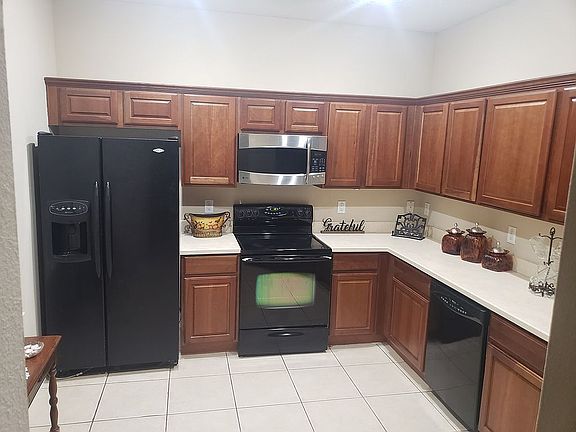 5th image of 2320 San Jacinto Cir