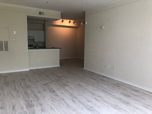 5th image of 17112 Carrington Park Dr APT 933