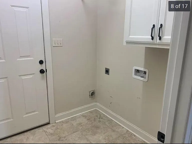 208 Parker Ln — Photo 12