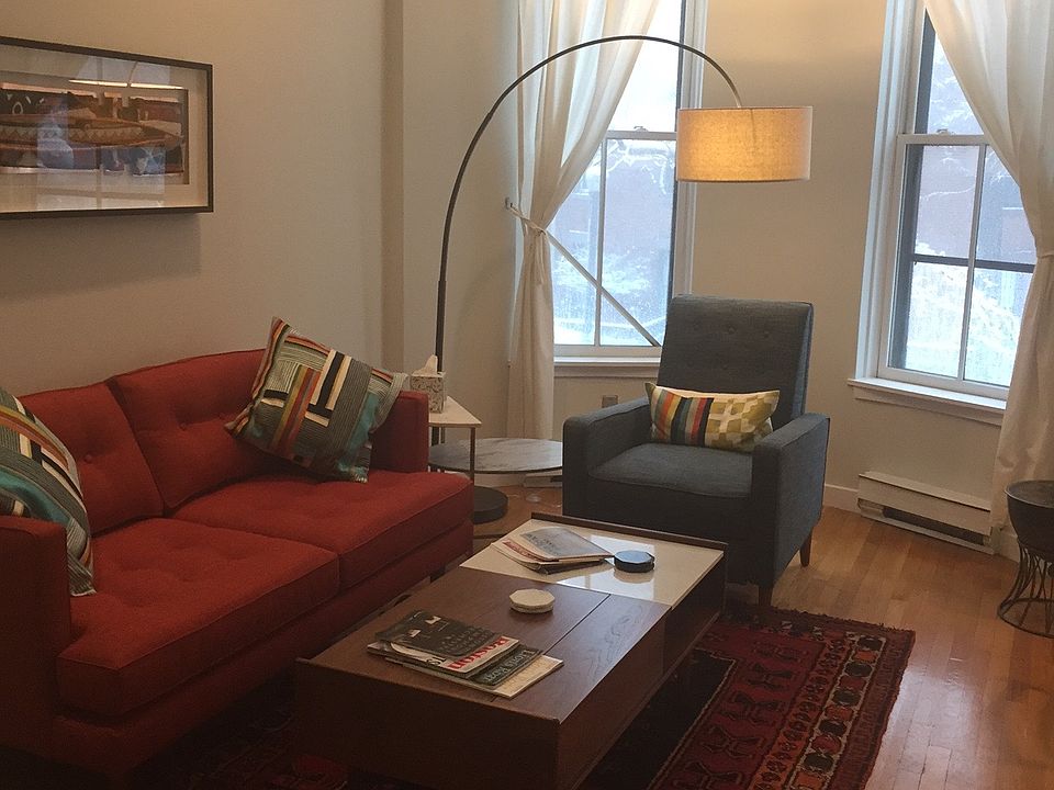 Living Room w/windows
