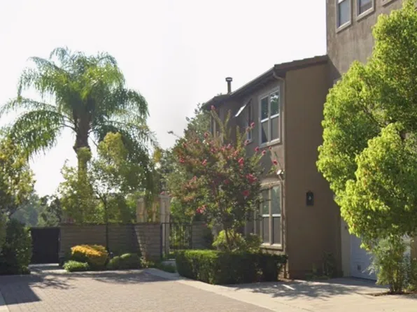 26982 Pebble Beach Dr, Valencia, CA 91381