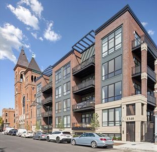 1340 W Chestnut St #303, Chicago, IL, 60642