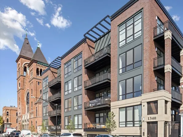 1340 W Chestnut St #401, Chicago, IL 60642