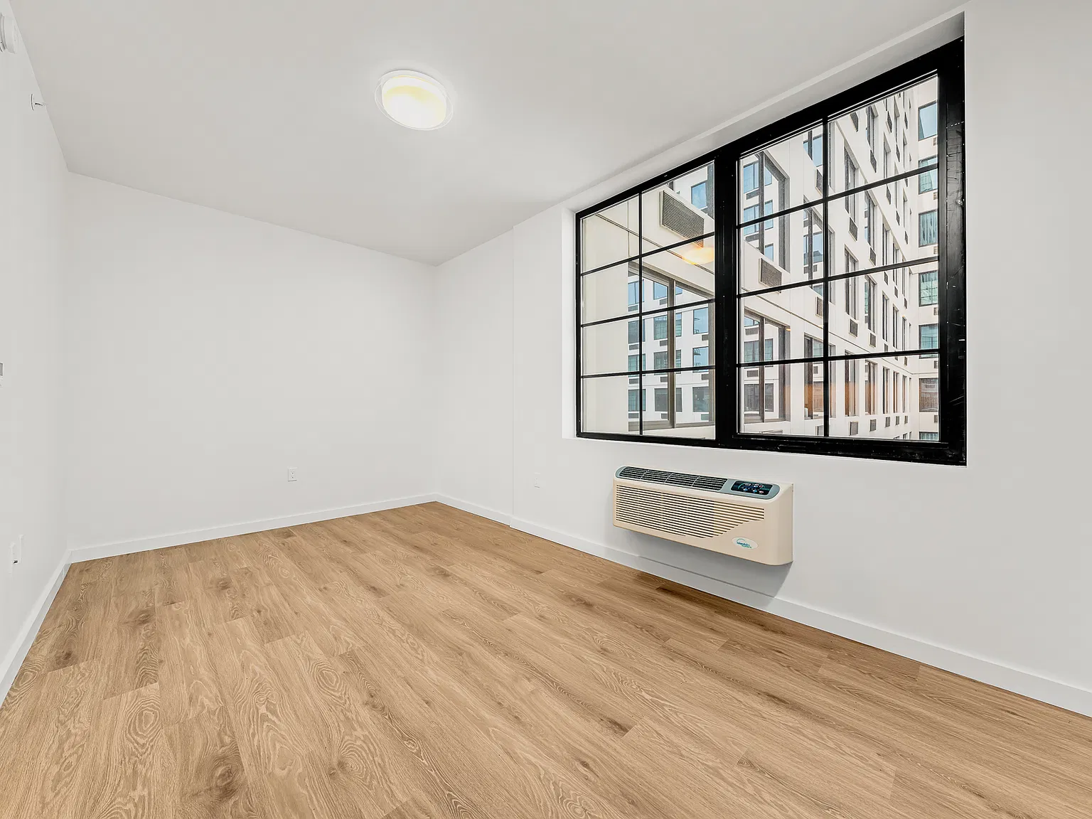 40 Bruckner Boulevard — Photo 3