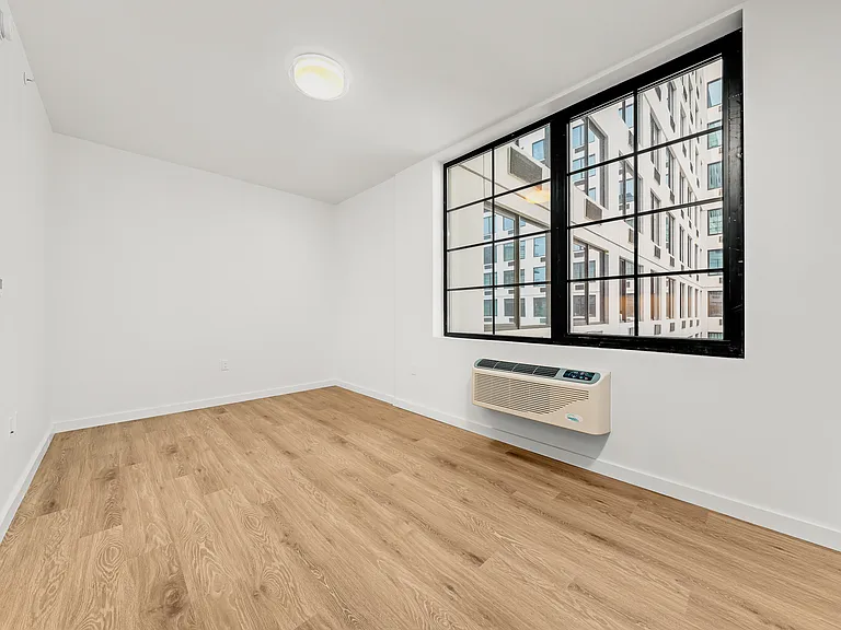40 Bruckner Blvd #B733 — Photo 4
