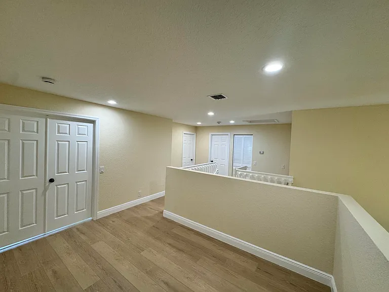 898 Tulip Cir — Photo 19