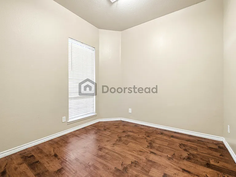 15809 Ducote Dr — Photo 35