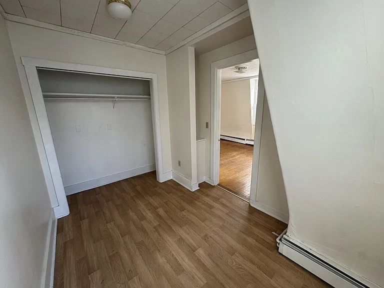 290 Main St — Photo 3