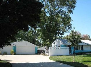 8330 Valentine Ter, Bloomington, MN 55431