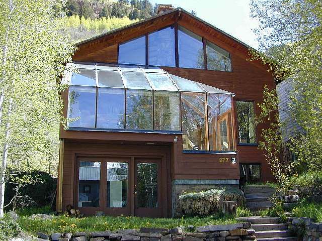 1st image of 977 Primrose Ln